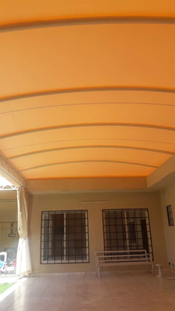 مظلات وسواتر مداخل