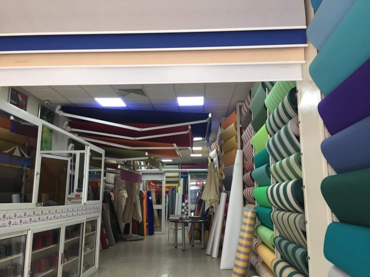 مظلات وسواتر مداخل